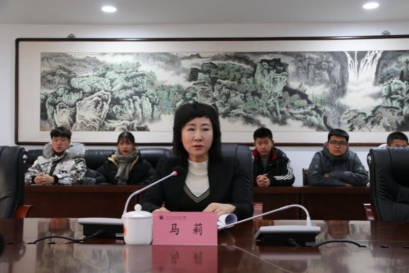 纽约国际588888副院长马莉致辞